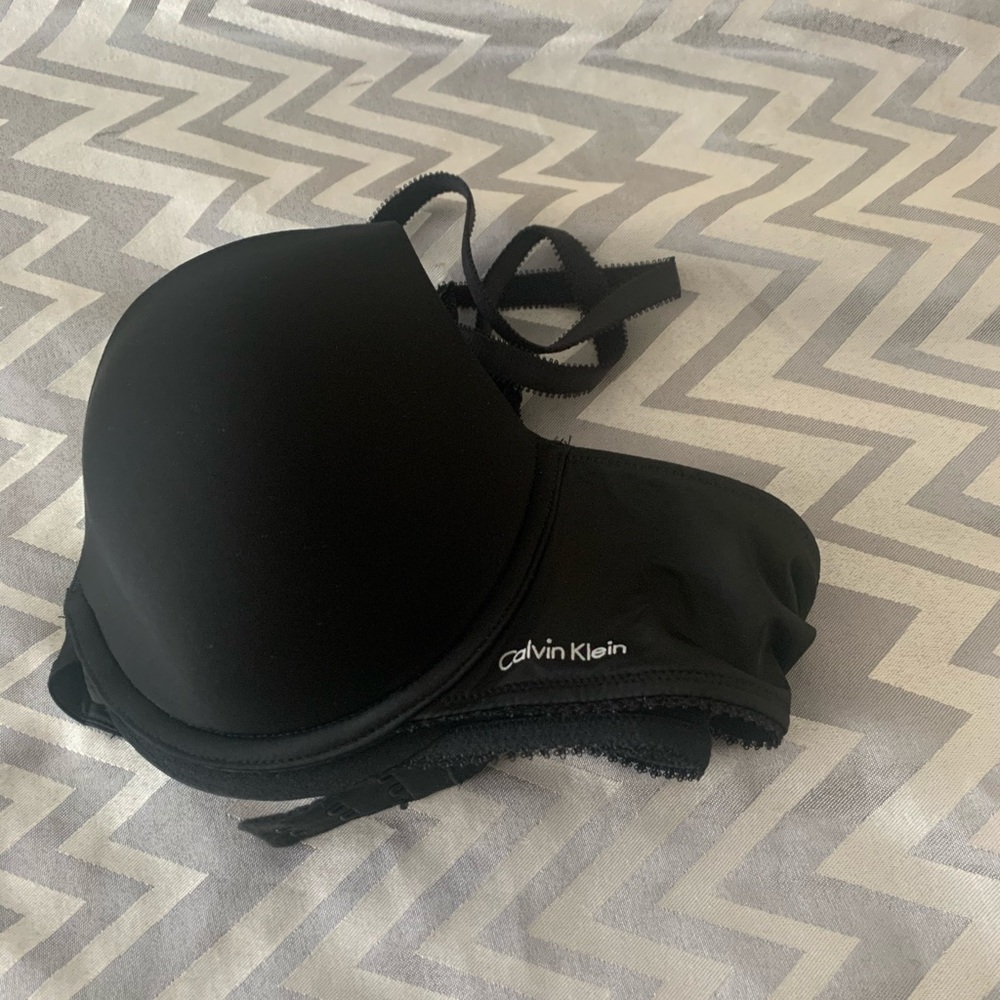 Black CalvinKlein bra